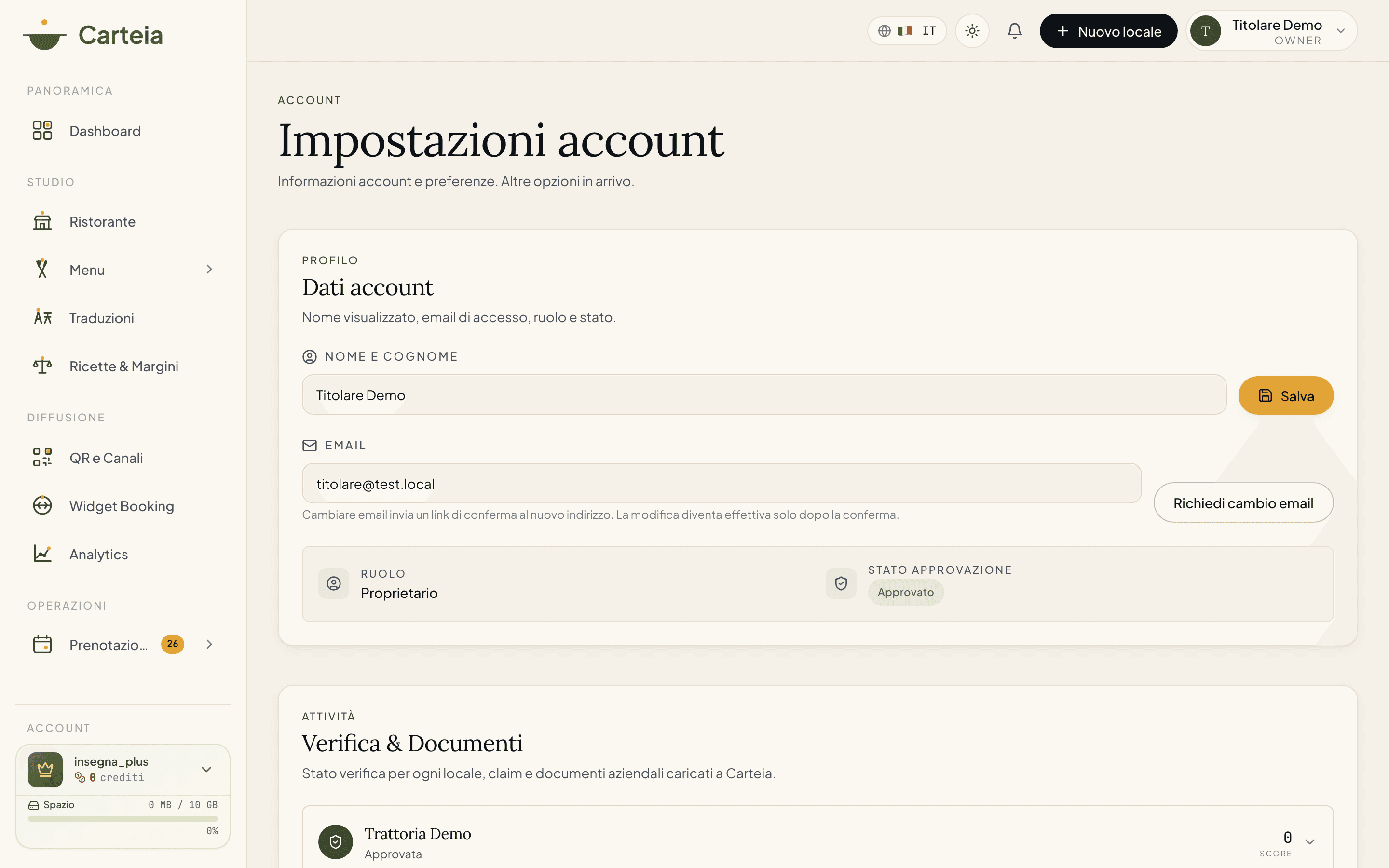 Pagina Impostazioni di Carteia con la card 'Dati account' (campo Nome con pulsante Salva, campo Email con pulsante Richiedi cambio email, ruolo e stato di verifica in sola lettura) e, più in basso, le sezioni Privacy & Consensi e DPA/Termini di Servizio.